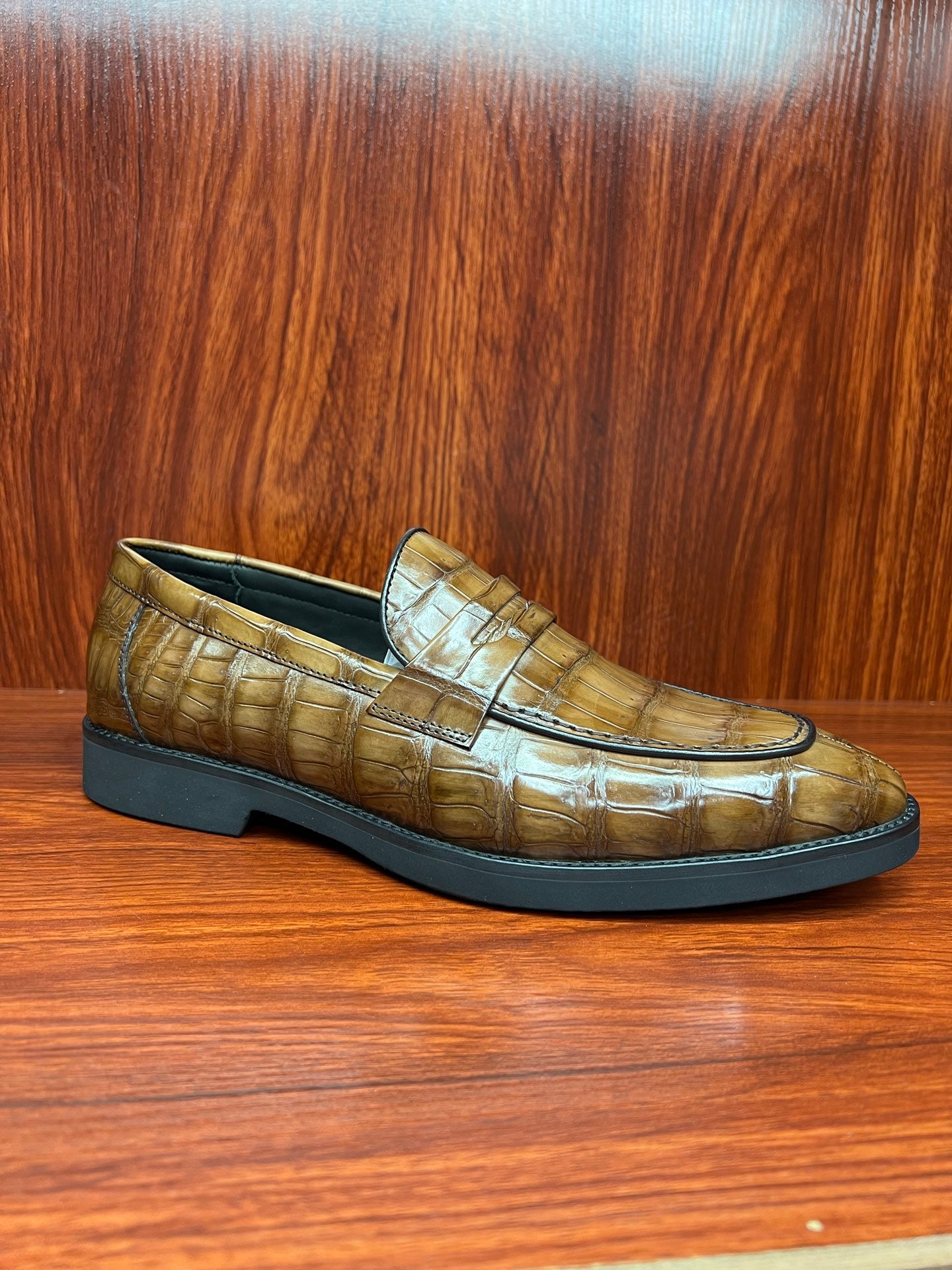 Real crocodile skin handcrafted colored business shoes
