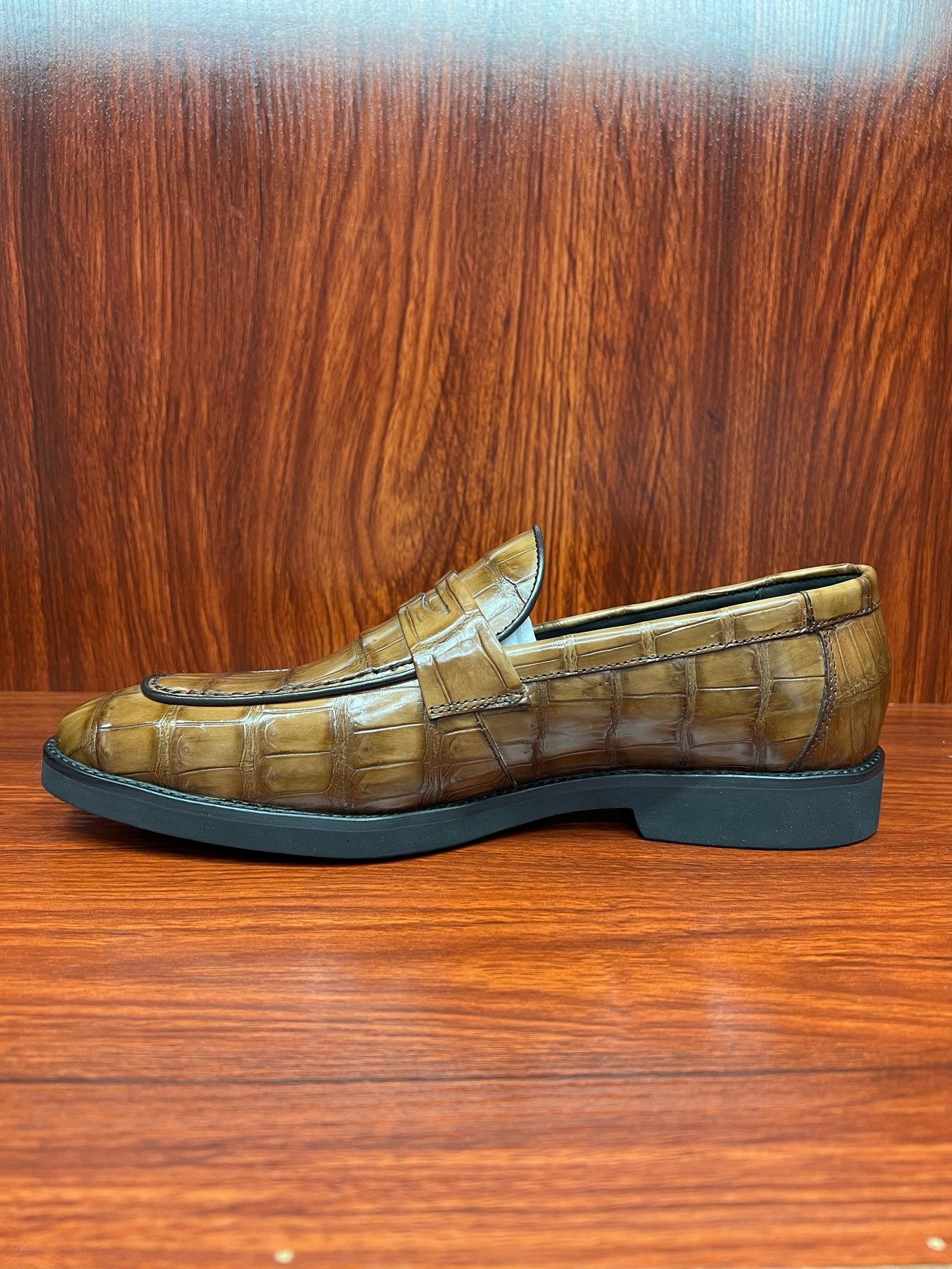 Real crocodile skin handcrafted colored business shoes