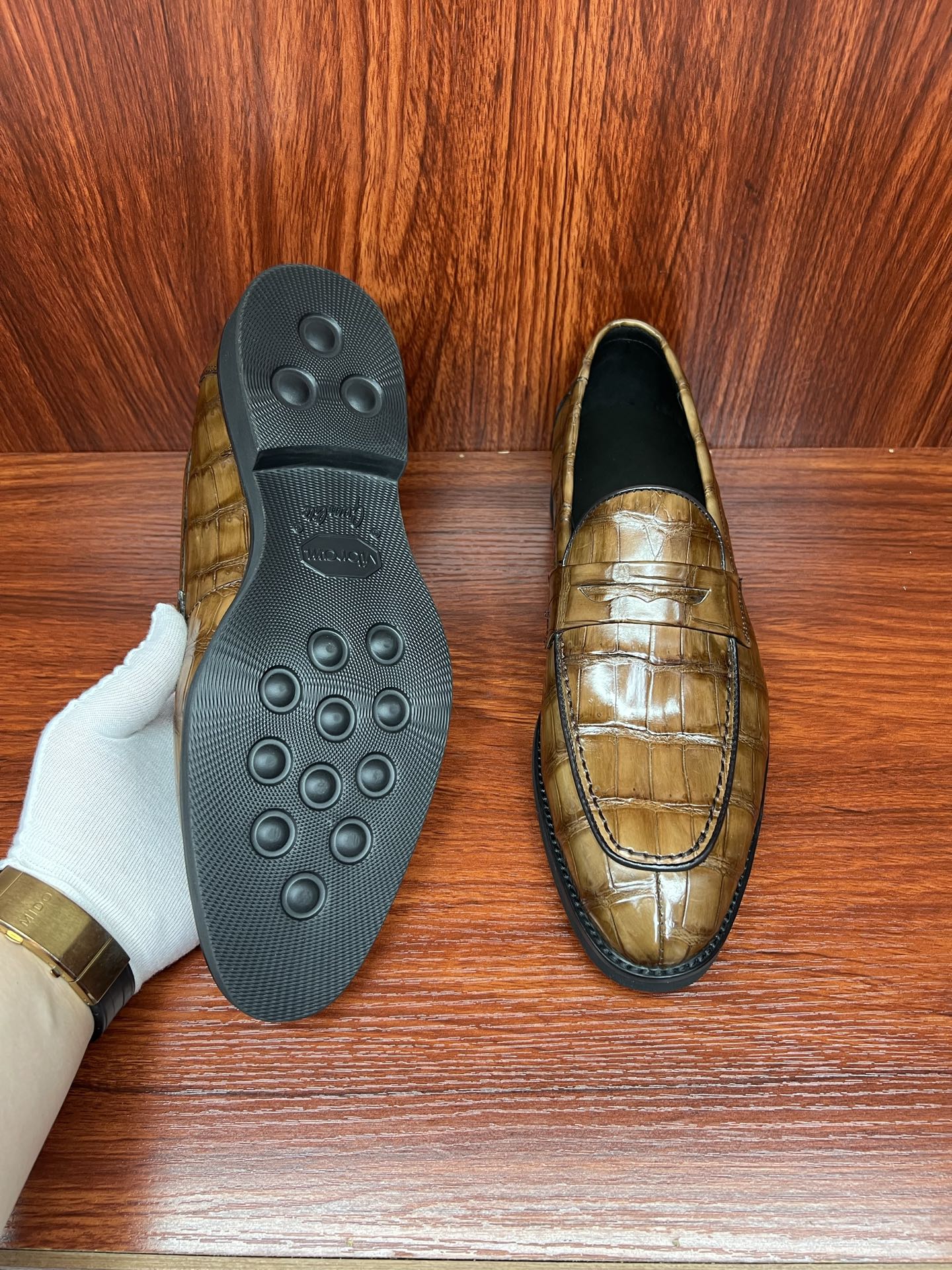 Real crocodile skin handcrafted colored business shoes