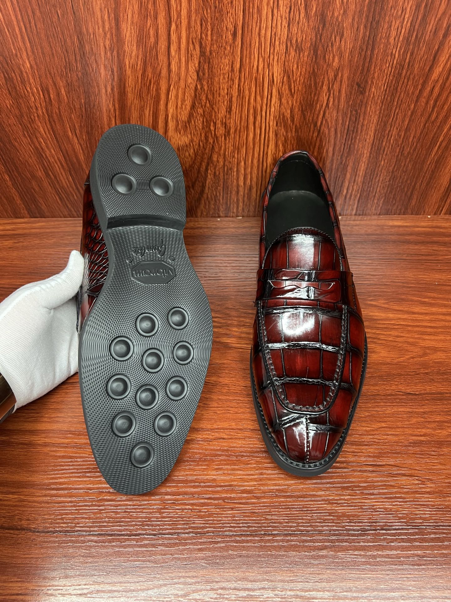 Real crocodile skin handcrafted colored business shoes