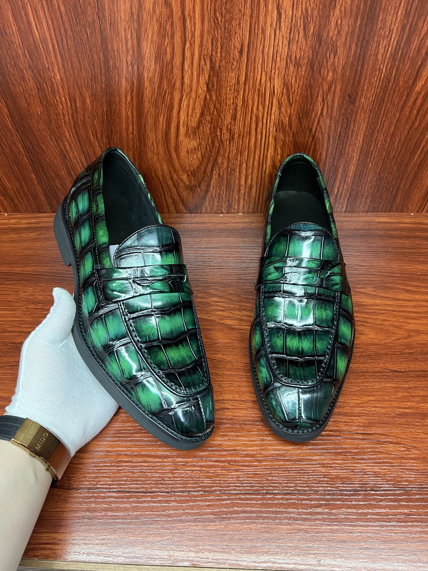 Real crocodile skin handcrafted colored business shoes