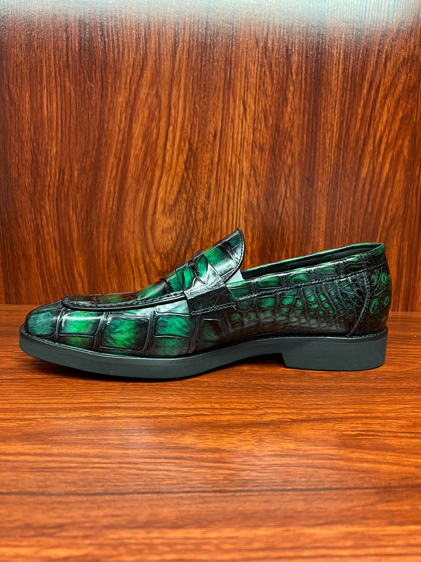 Real crocodile skin handcrafted colored business shoes