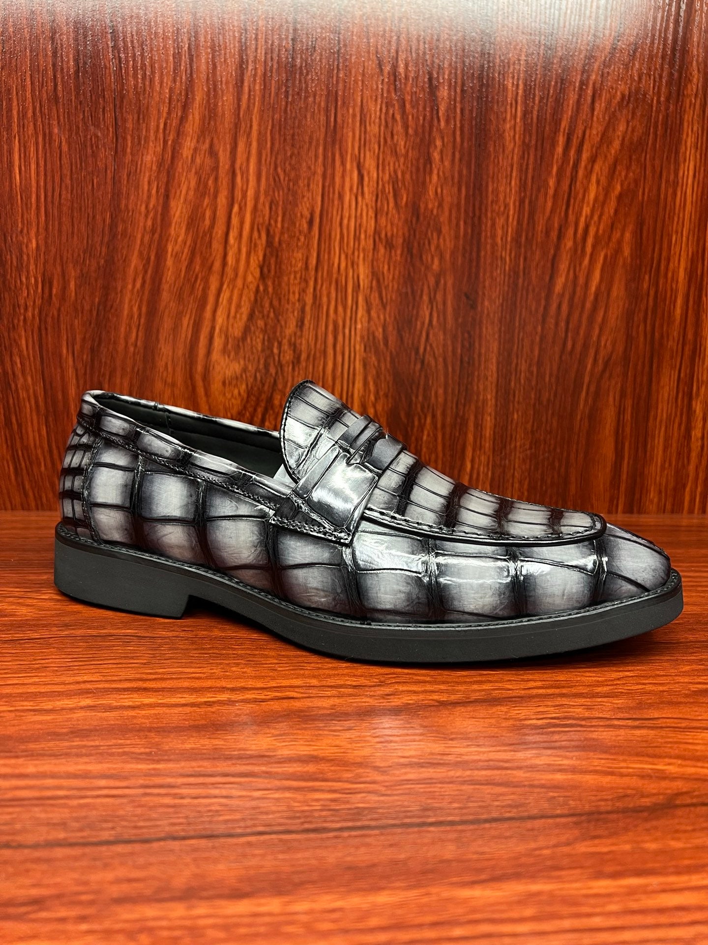 Real crocodile skin handcrafted colored business shoes
