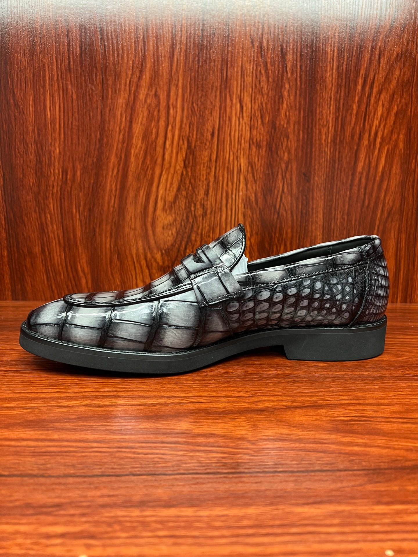 Real crocodile skin handcrafted colored business shoes