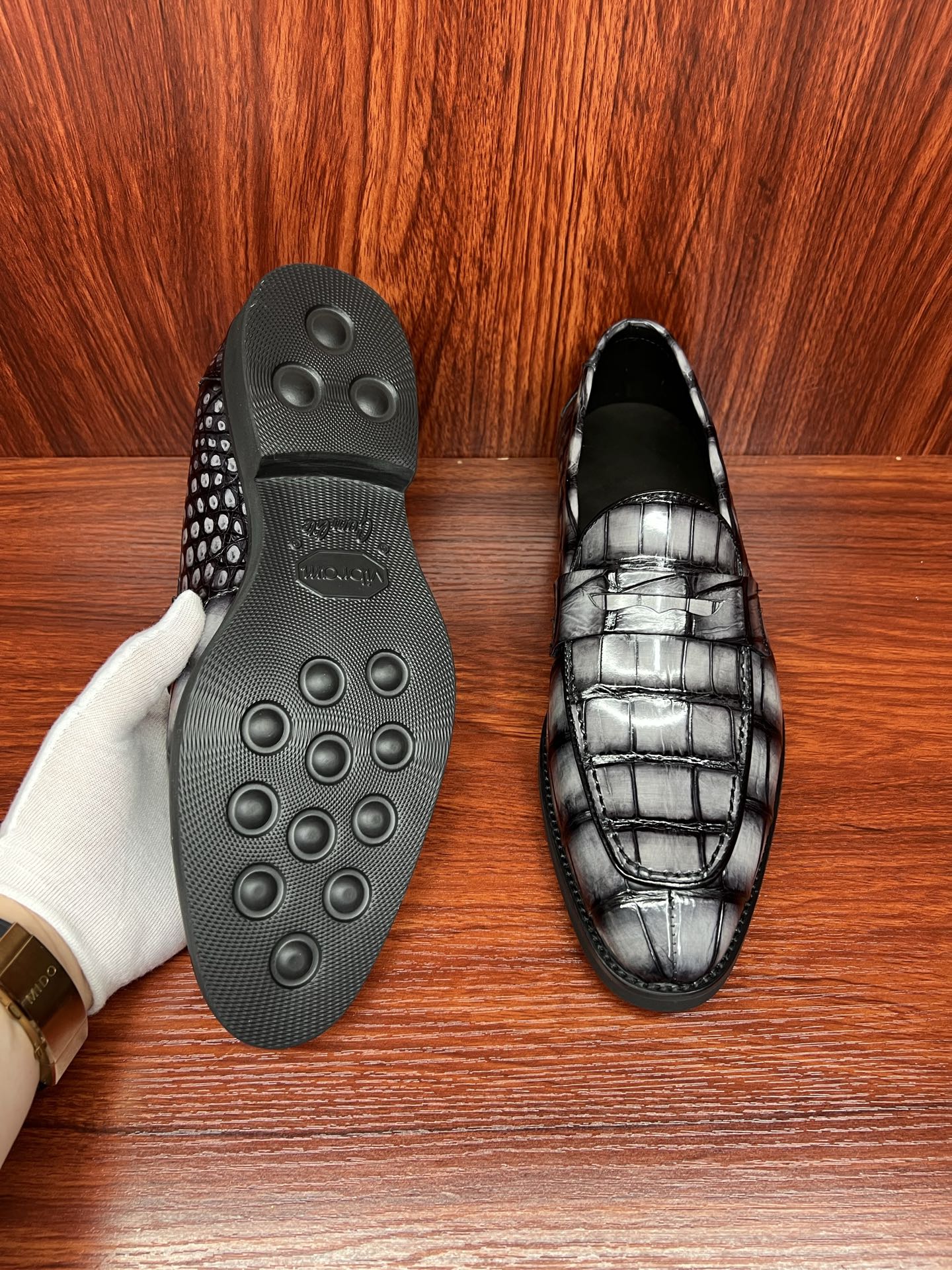 Real crocodile skin handcrafted colored business shoes